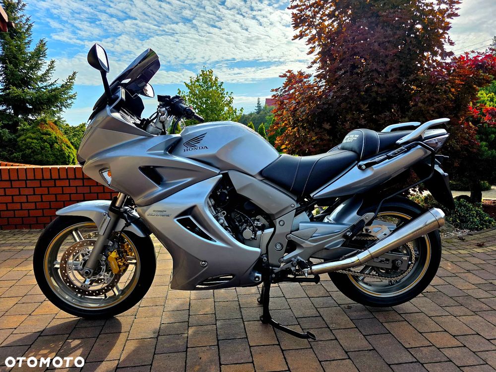 Honda CBF - 17