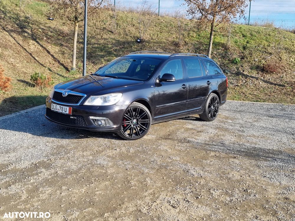 Skoda Octavia Combi 2.0 TDI DPF RS - 3