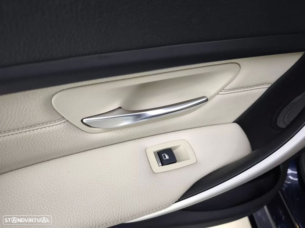 BMW 330 e iPerformance Line Luxury Purity - 44