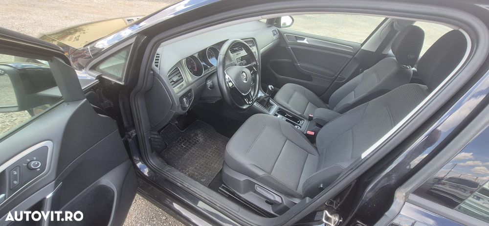 Volkswagen Golf - 5