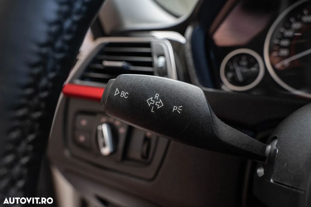 BMW Seria 3 325d Aut. Sport Line - 27