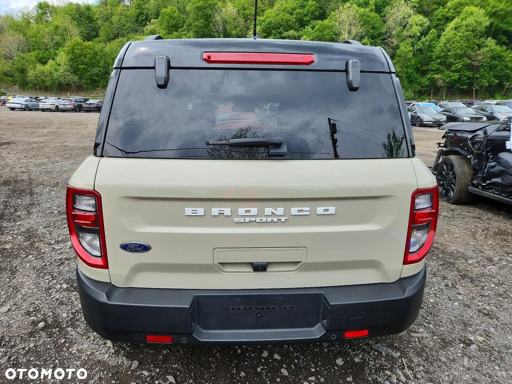 Ford Bronco - 7