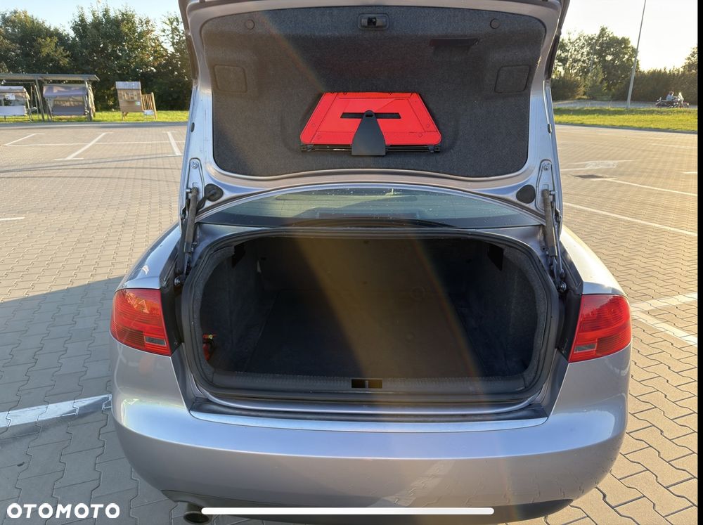Audi A4 Limousine - 13