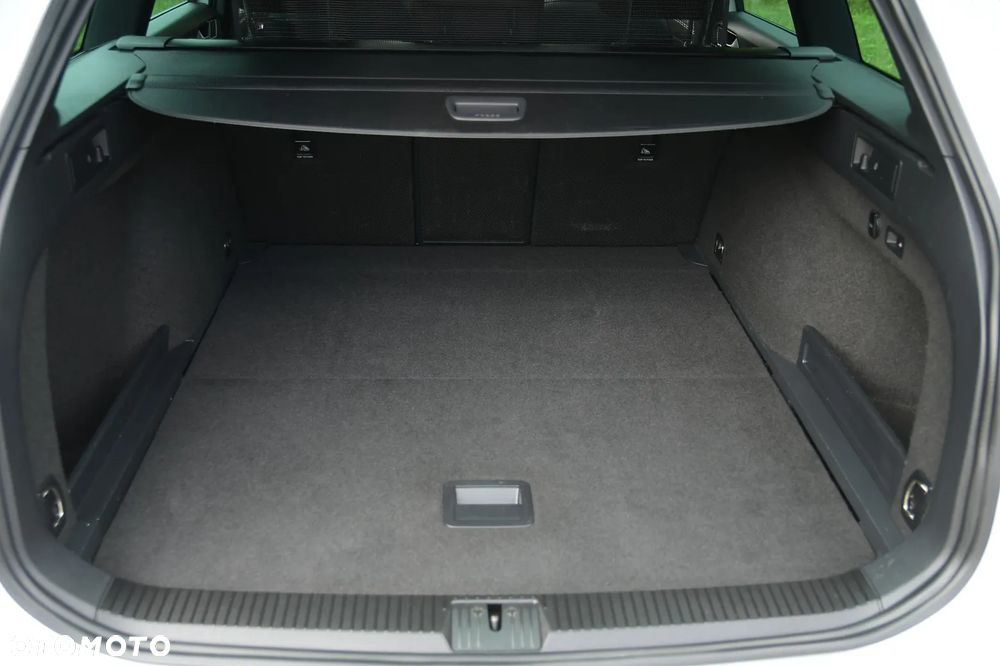 Volkswagen Passat - 24