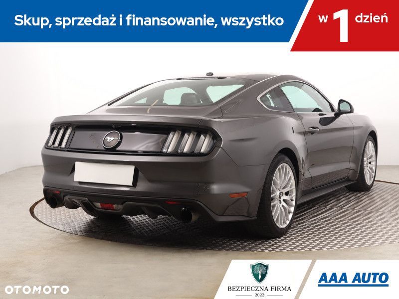 Ford Mustang - 7