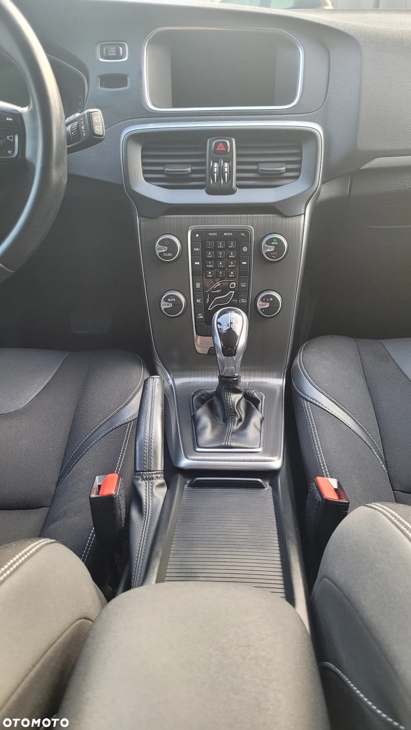 Volvo V40 D3 Drive-E Momentum - 24