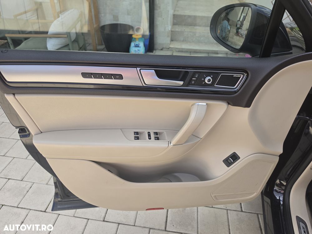 Volkswagen Touareg 3.0 V6 TDI BMT - 9