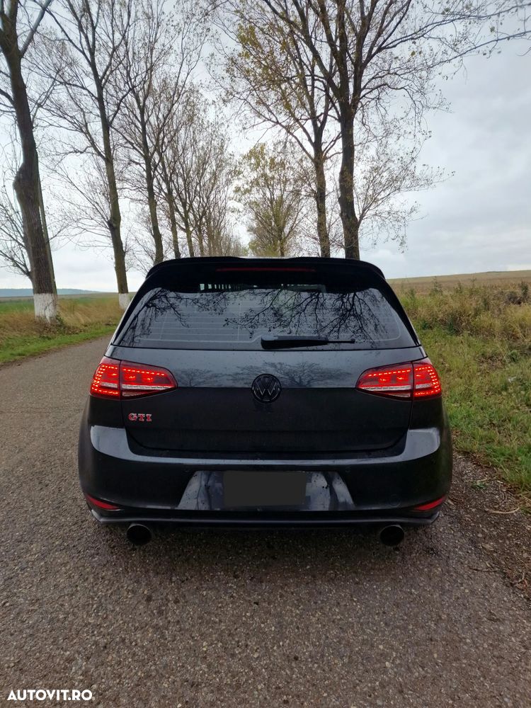 Volkswagen Golf GTI Performance BlueMotion Technology DSG - 4