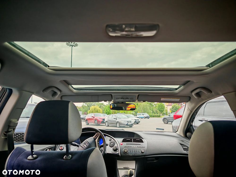 Honda Civic 1.8 Executive - 29