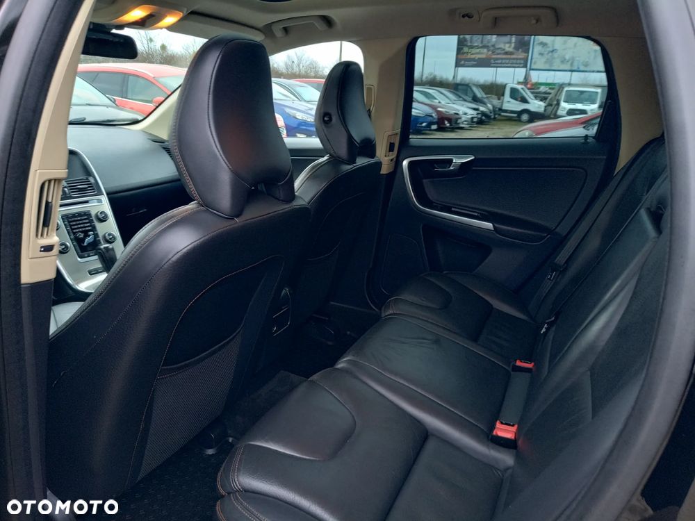 Volvo XC 60 D5 AWD Edition Pro - 17
