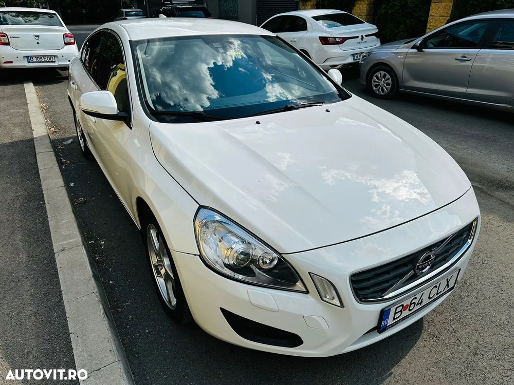 Volvo S60 D5 AWD Geartronic Momentum - 3