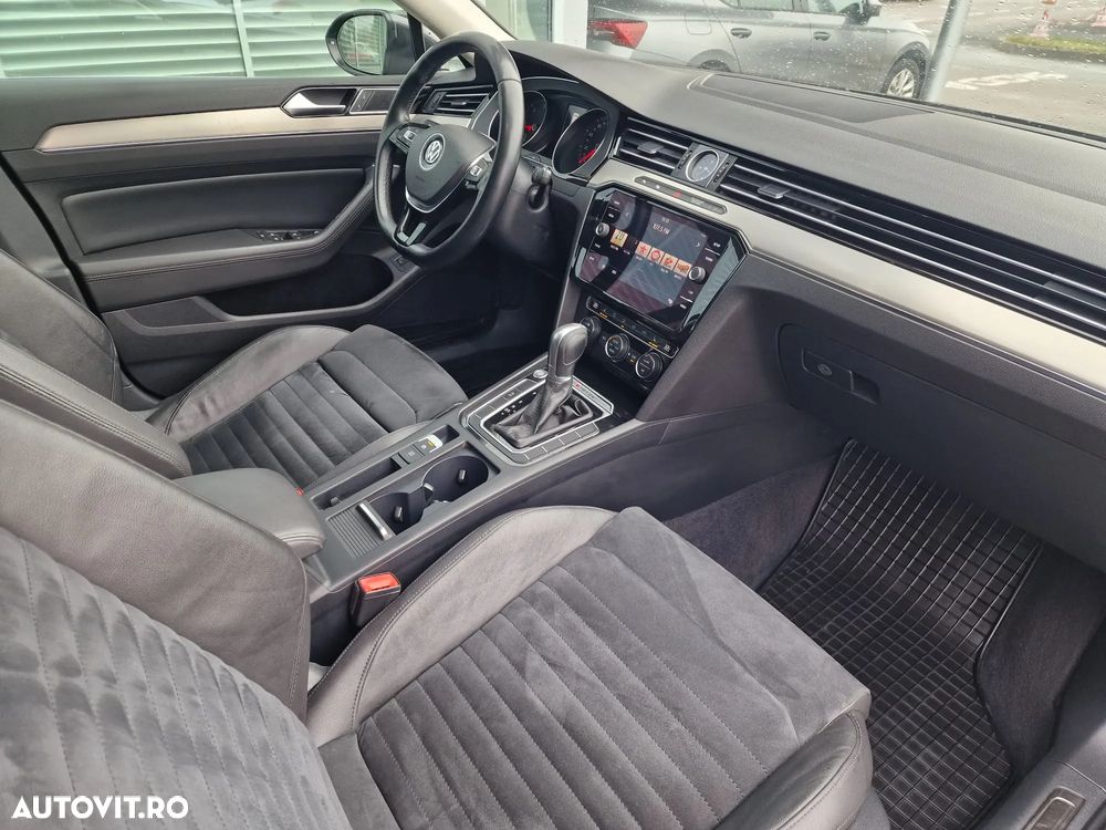 Volkswagen Passat 2.0 TDI DSG 4Motion Highline - 24