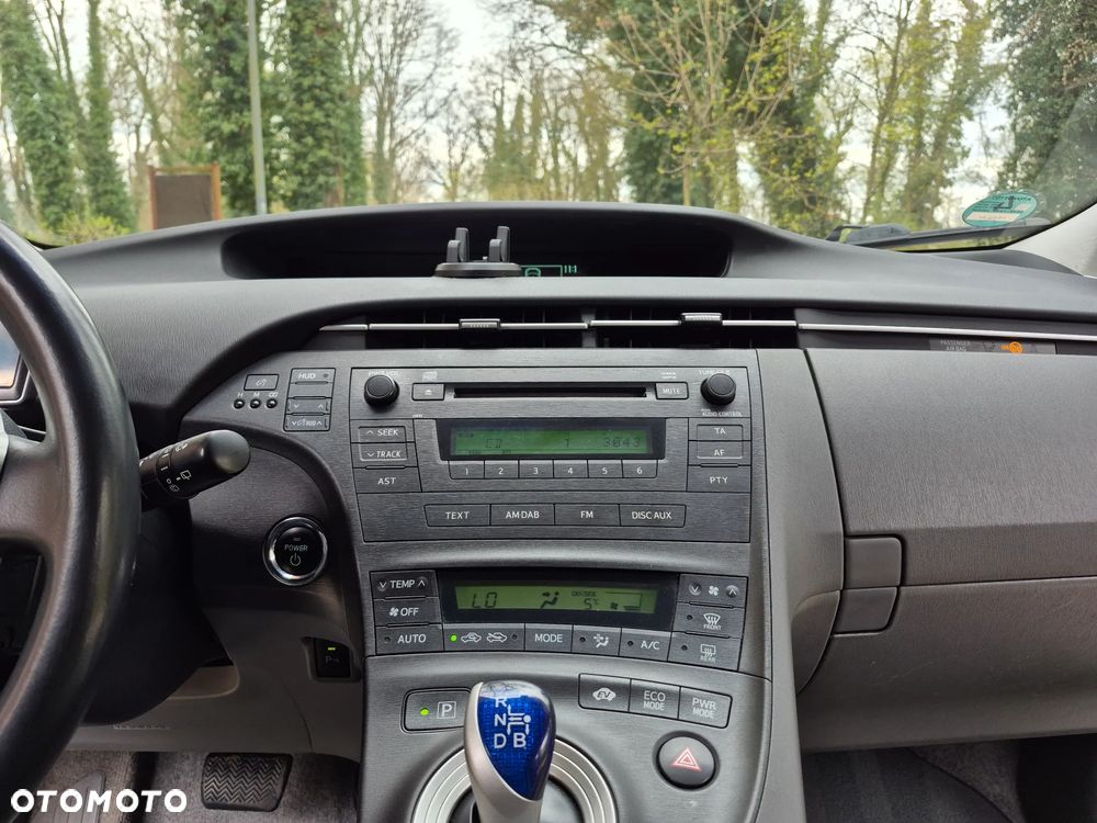 Toyota Prius (Hybrid) Executive - 20