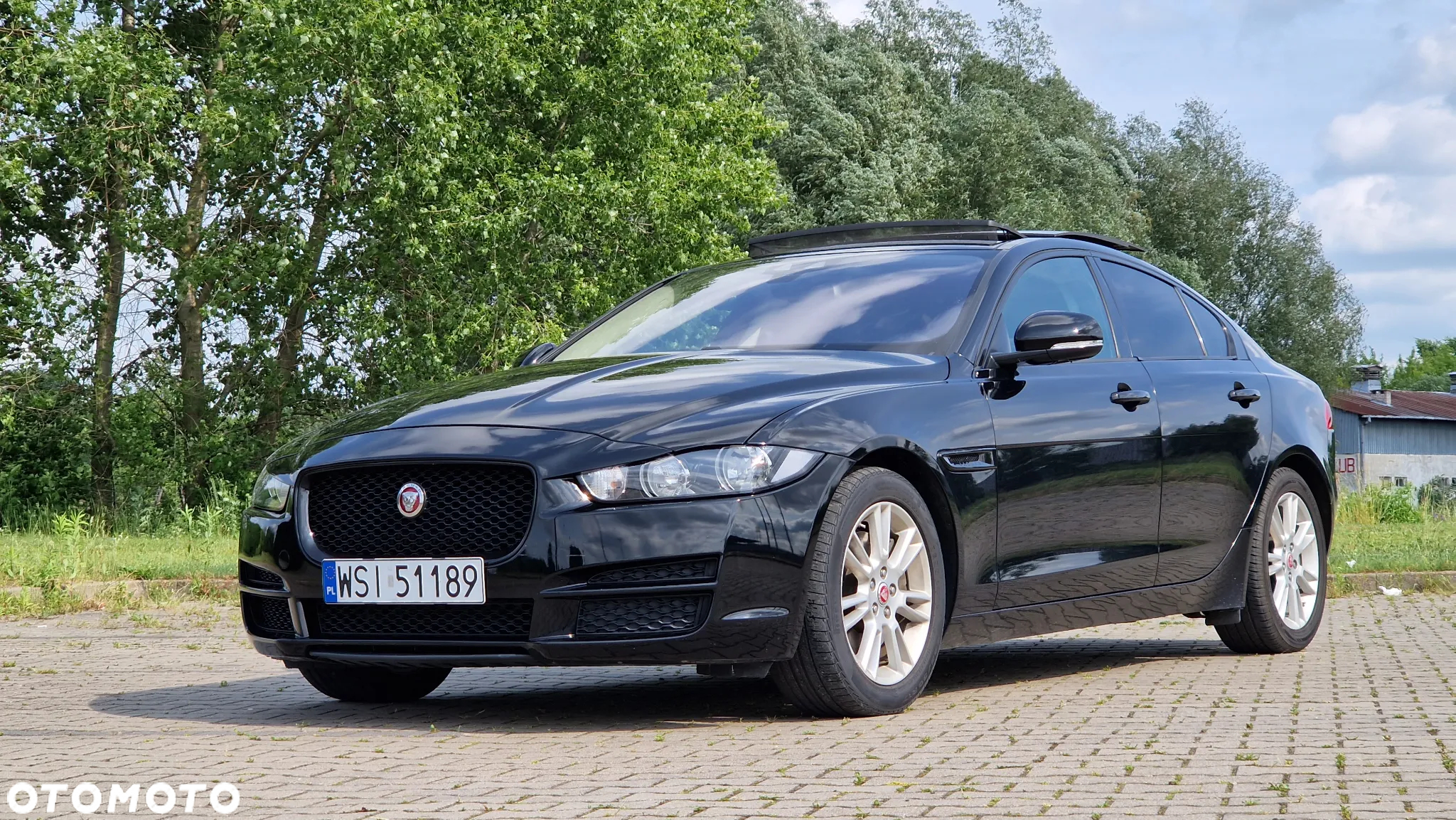 Jaguar XE 25t Prestige - 27