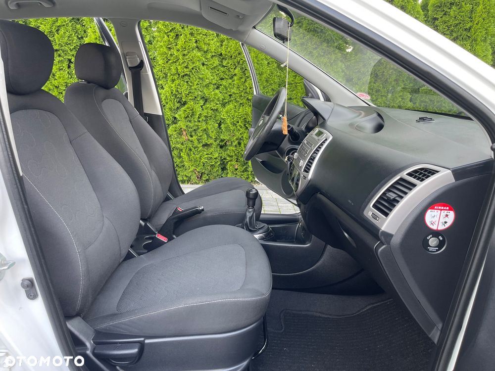Hyundai i20 - 12