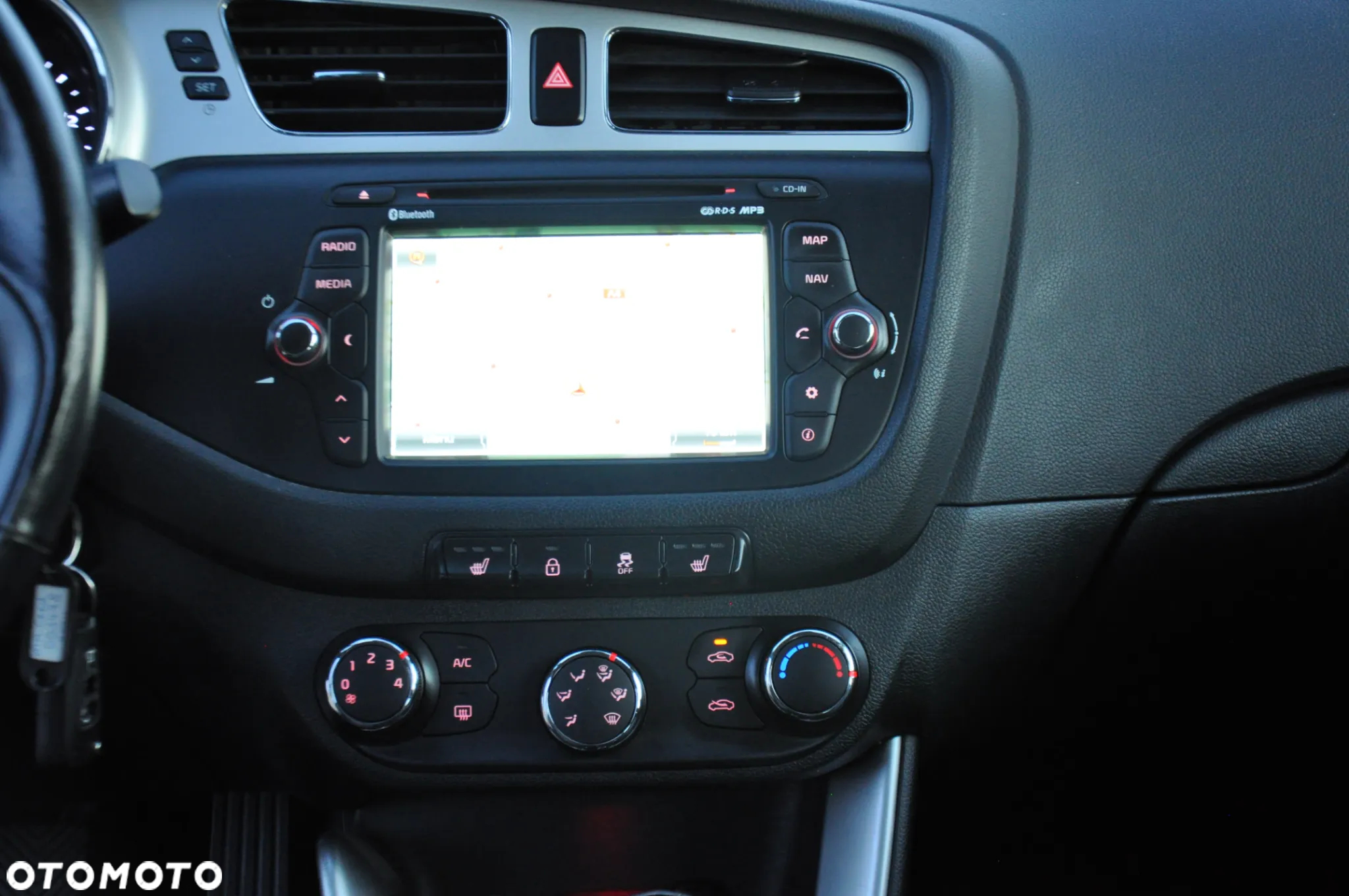 Kia Ceed 1.6 CRDi 128 Fifa World Cup Edition - 18