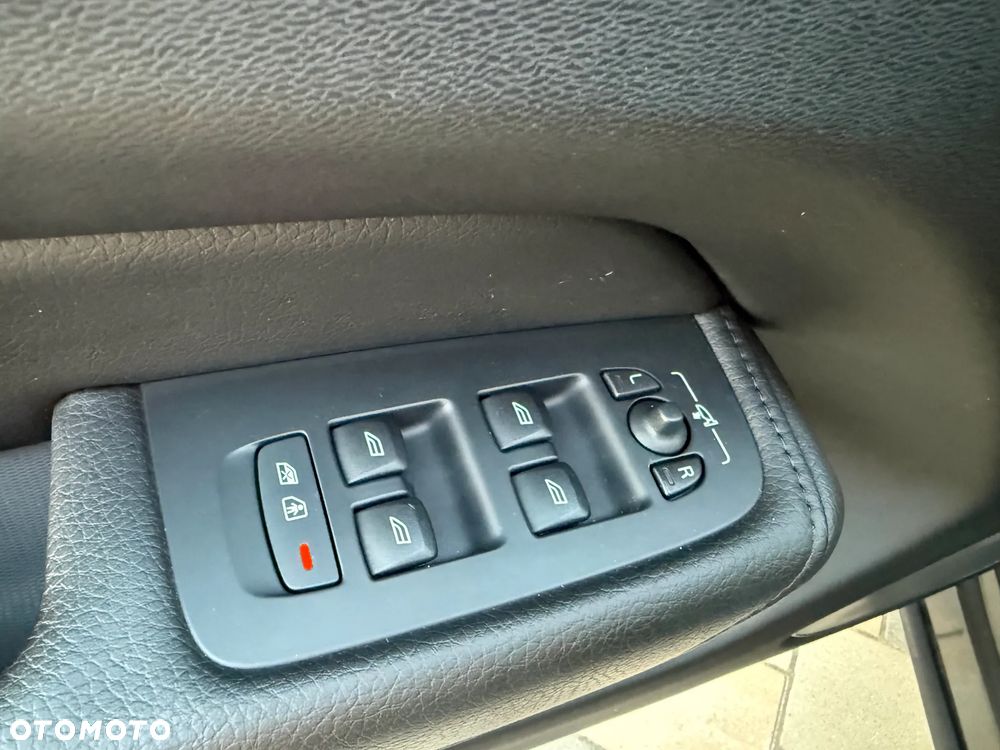 Volvo XC 60 B5 D AWD Geartronic Inscription - 28