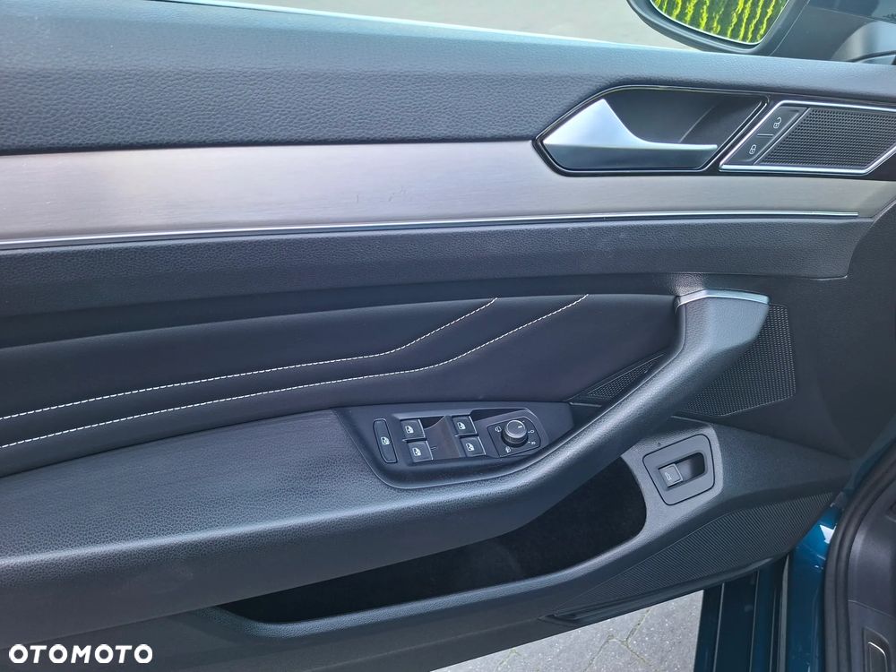 Volkswagen Passat 2.0 TSI Elegance DSG - 12