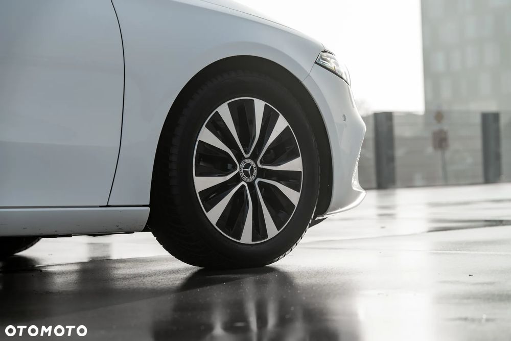 Mercedes-Benz Klasa A 180 Style 7G-DCT - 7