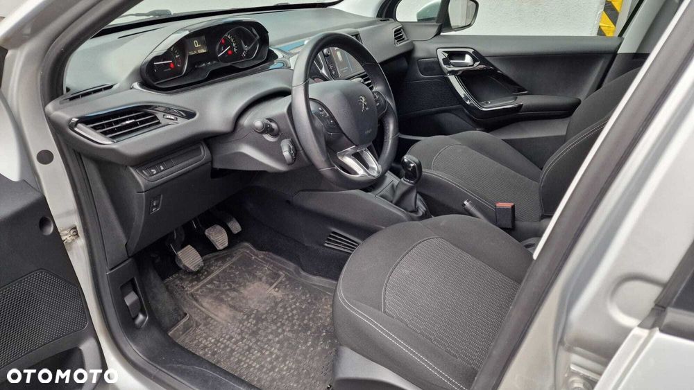 Peugeot 208 1.2 PureTech Active - 15