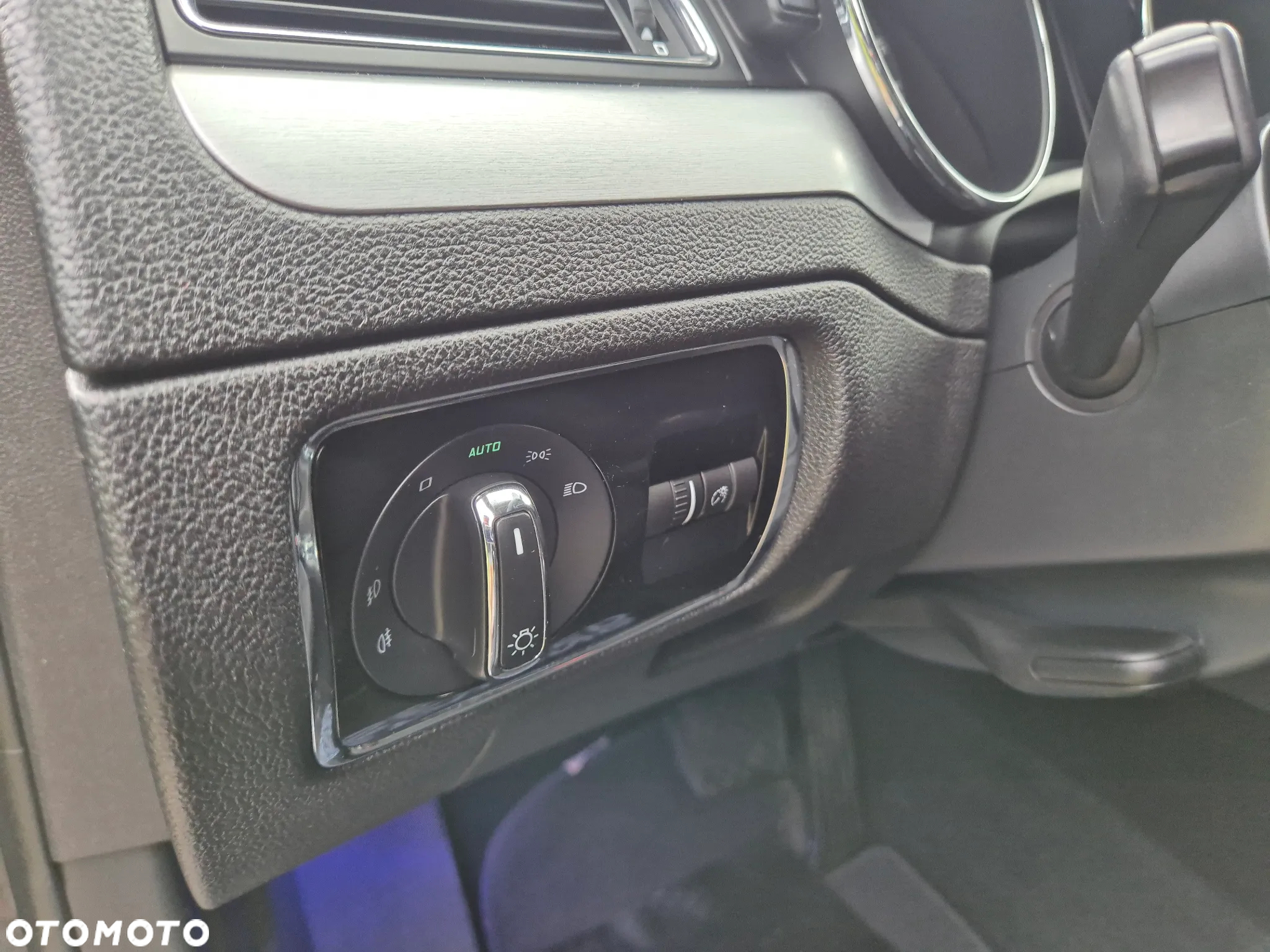 Skoda Superb 2.0 TDI DSG Exclusive - 19