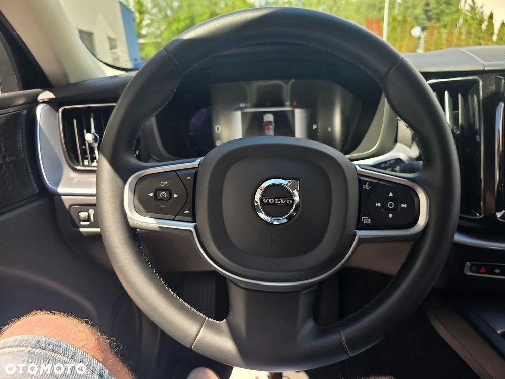 Volvo XC 60 ver-b5-b-awd-momentum-pro - 28