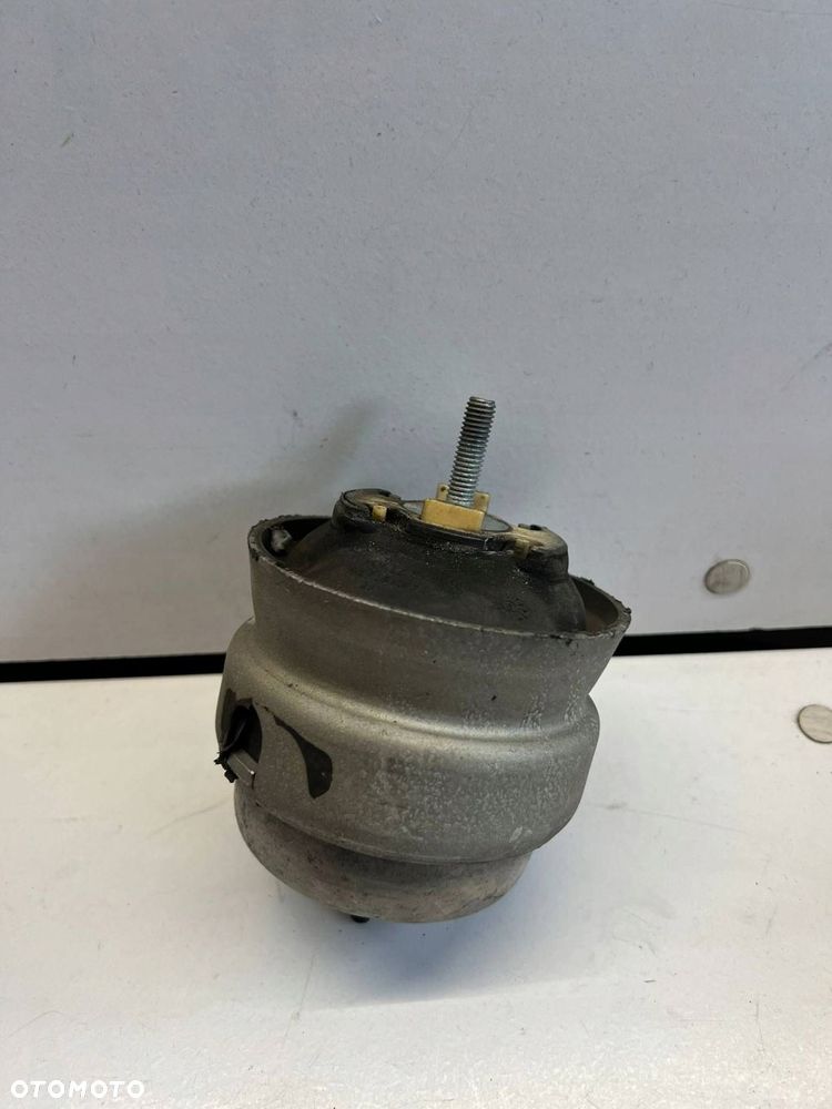 8E0 199 379 Wspornik / Mocowanie silnika 1.8 TFSI LIFT Audi TT TTS Mk2 2014 - 1