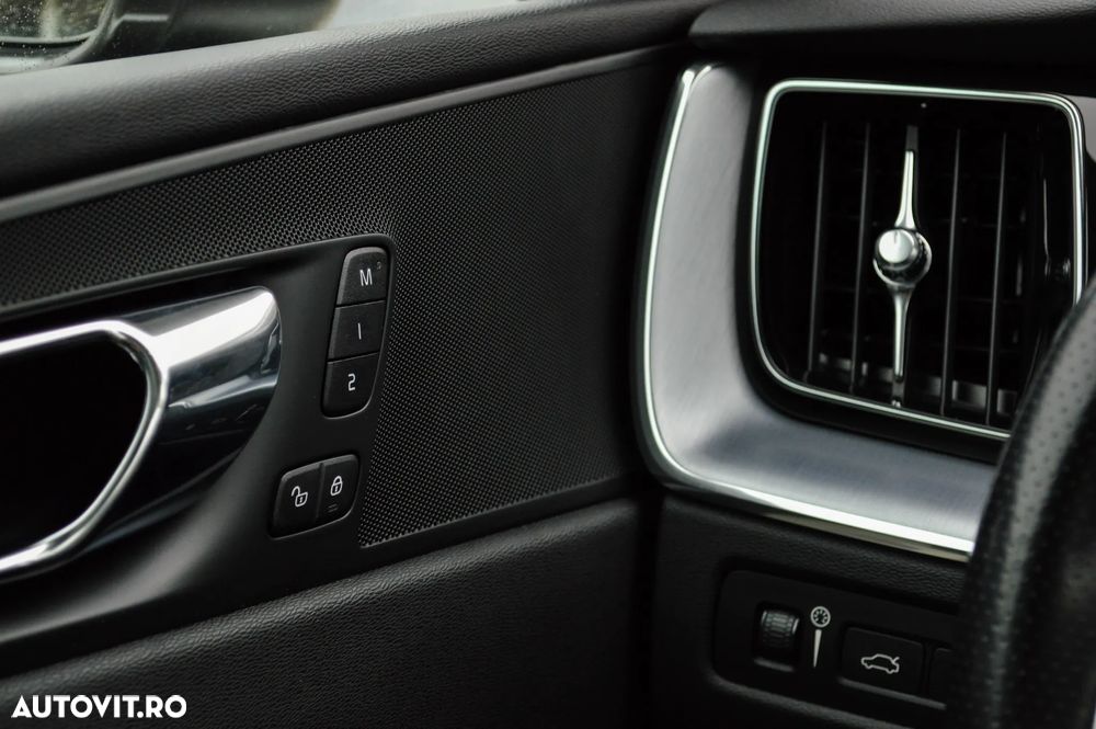 Volvo XC 60 T8 Twin Engine AWD Geartronic Inscription - 10