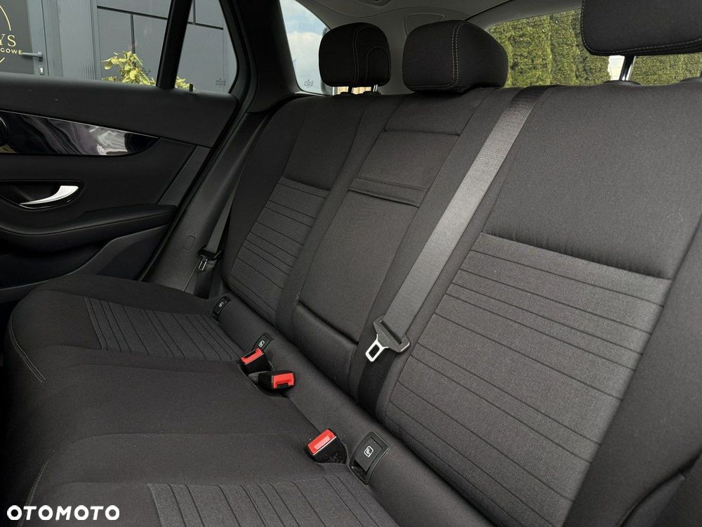 Mercedes-Benz GLC - 12