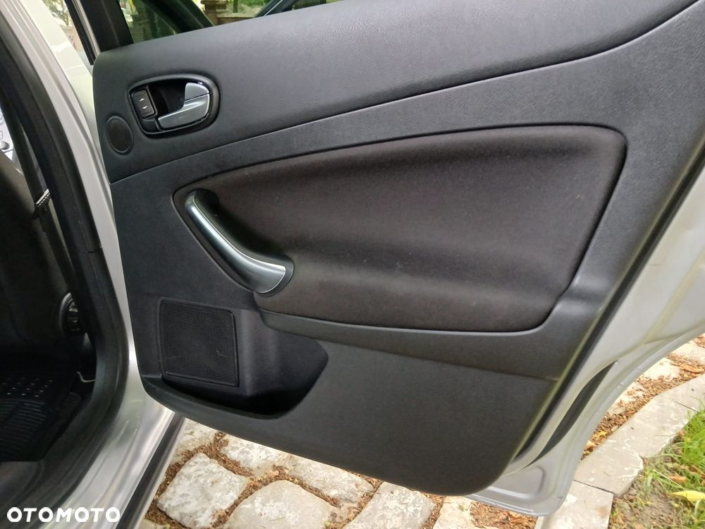 Ford Mondeo - 25