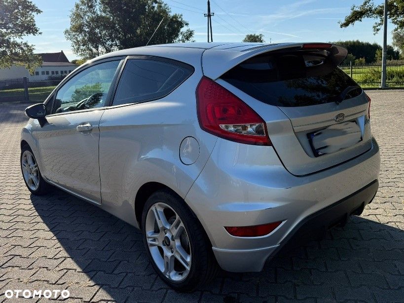 Ford Fiesta 2009 photo 2