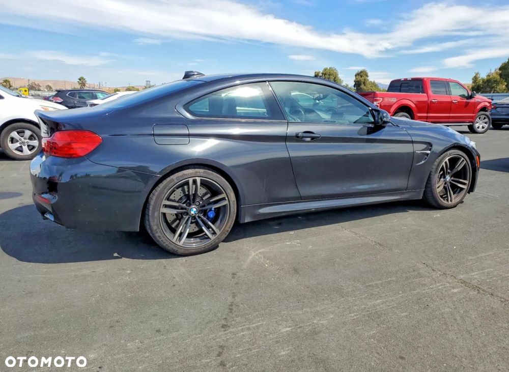 BMW M4 DKG - 3