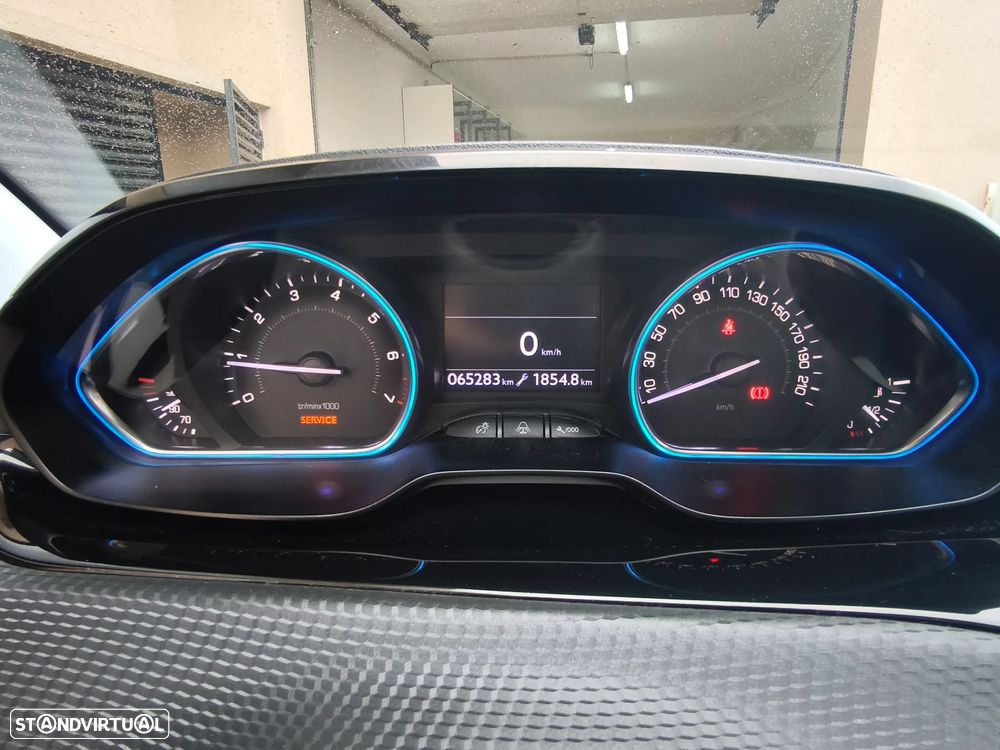 Peugeot 2008 1.2 PureTech Allure - 5