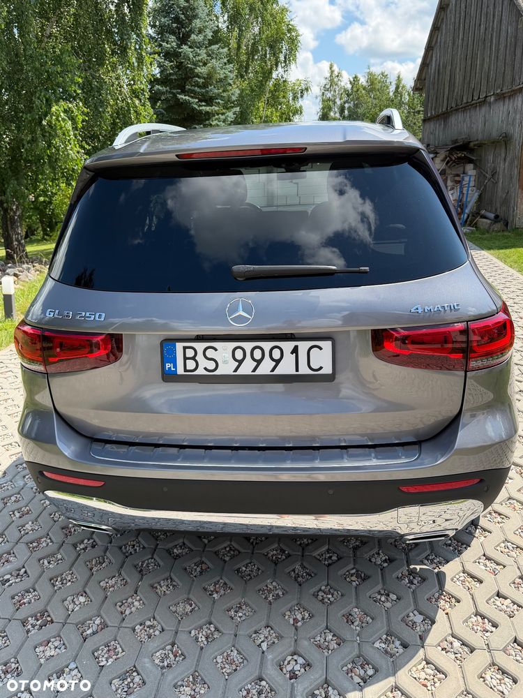 Mercedes-Benz GLB 250 8G-DCT Style - 4