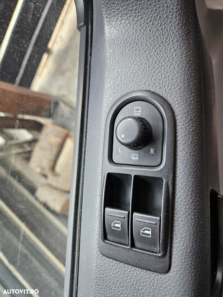 Volkswagen Caravelle - 23