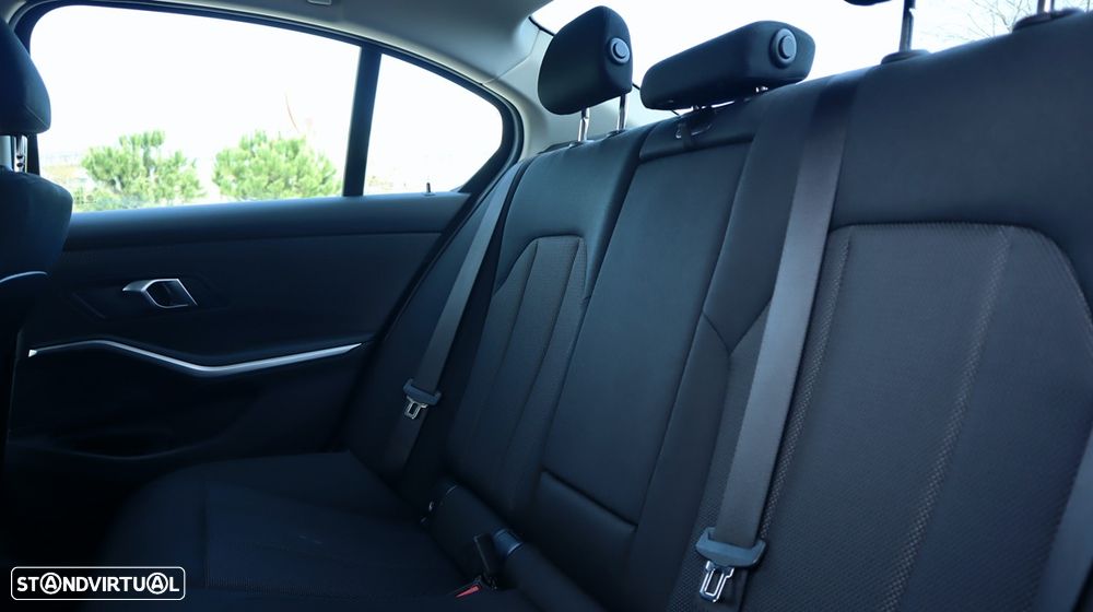 BMW 330 e Auto - 30