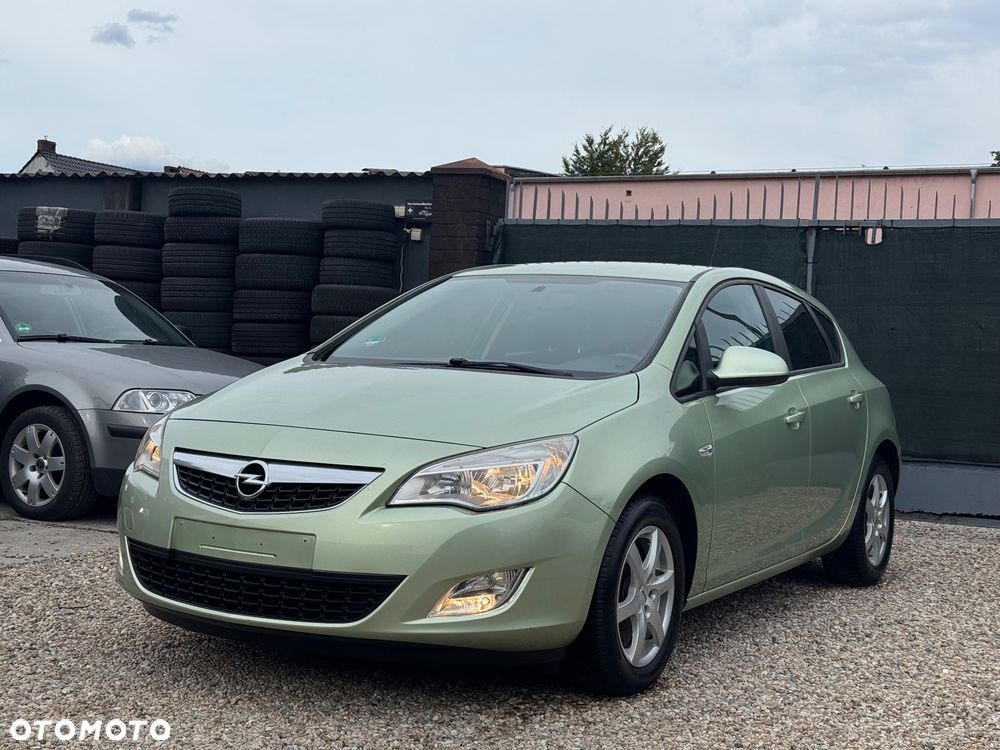 Opel Astra 1.4 Turbo 150 Jahre - 4