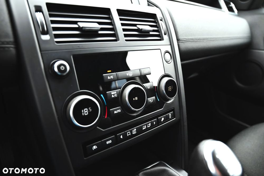 Land Rover Discovery Sport - 26
