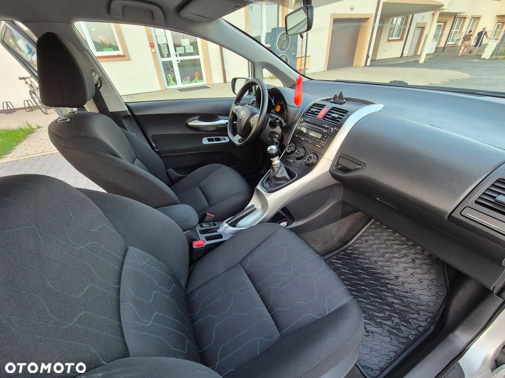Toyota Auris 1.6 Luna - 13