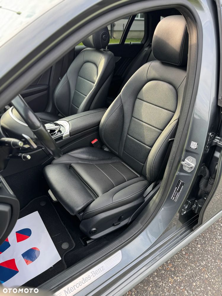 Mercedes-Benz Klasa C 220 d 9G-TRONIC - 31