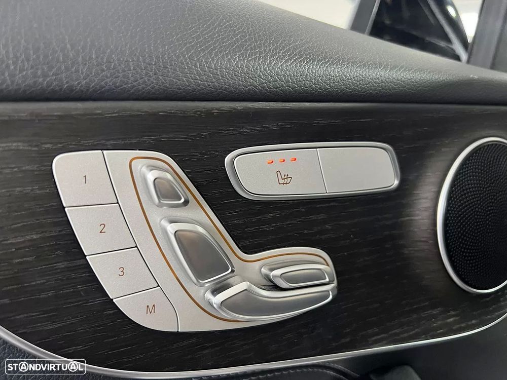 Mercedes-Benz C 180 Cabrio AMG Line - 22