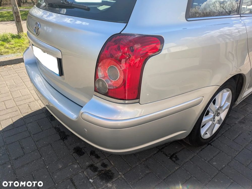 Toyota Avensis 1.8 VVT-i Luna - 8