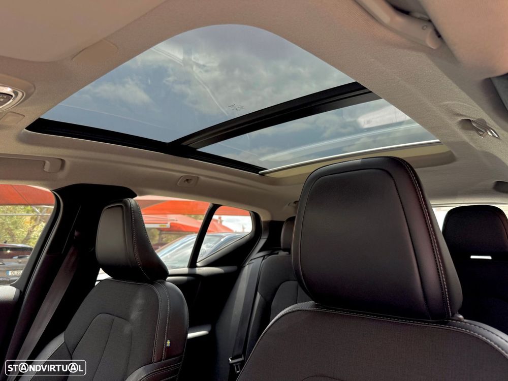 Volvo XC 40 1.5 T3 Momentum Tech Edition - 21