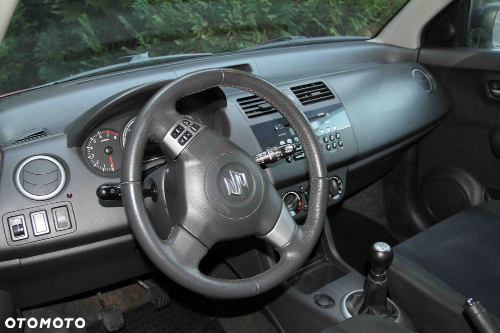 Suzuki Swift - 8