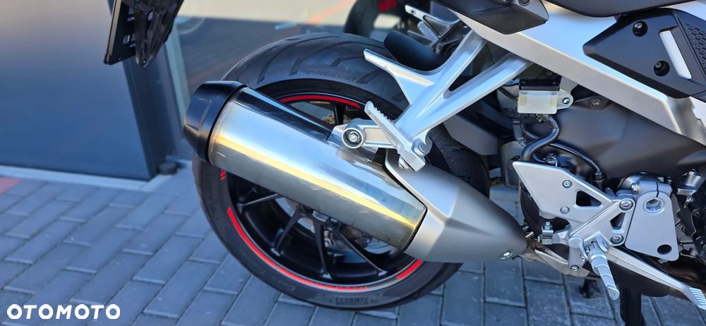 Honda VFR - 15