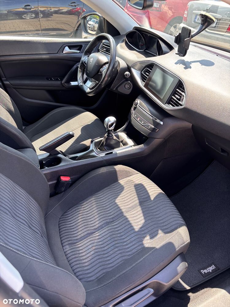 Peugeot 308 - 8