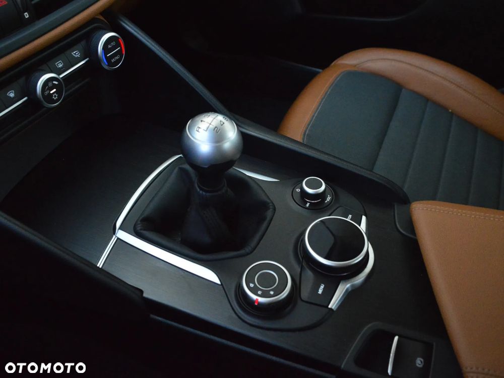 Alfa Romeo Giulia - 22