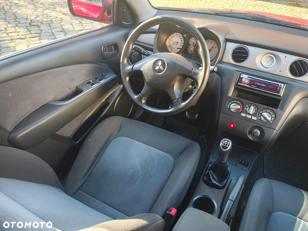 Mitsubishi Outlander 2.0 4WD Intense - 8