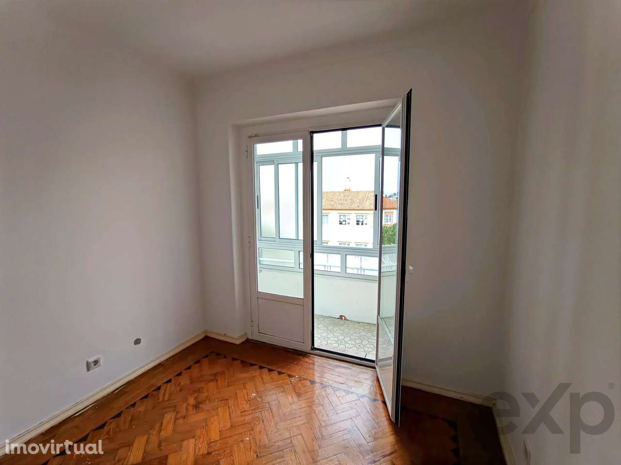 Apartamento T1+1 para arrendamento em Corroios - Grande imagem: 2/8