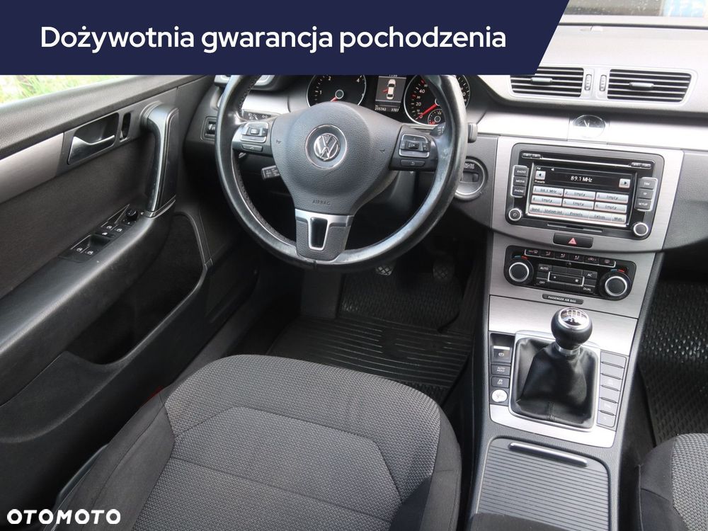 Volkswagen Passat - 9